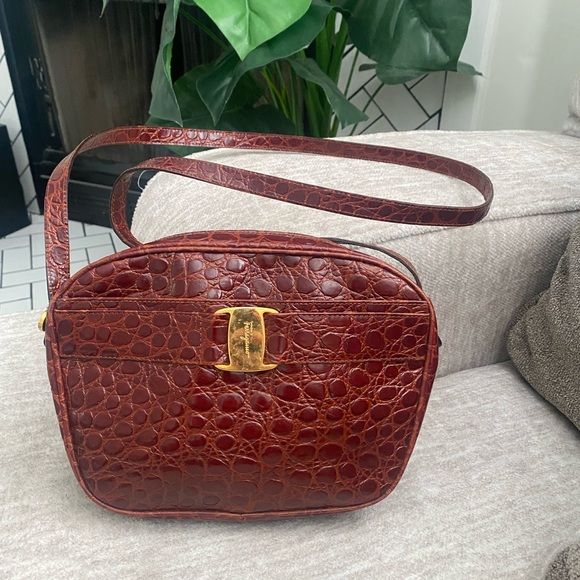Salvatore Ferragamo croc leather crossbody bag - Picture 1 of 9